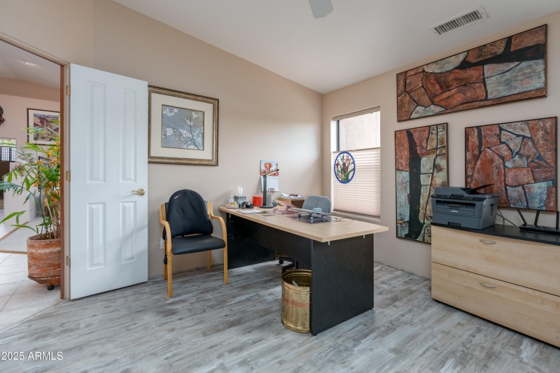 Bedroom/Office
