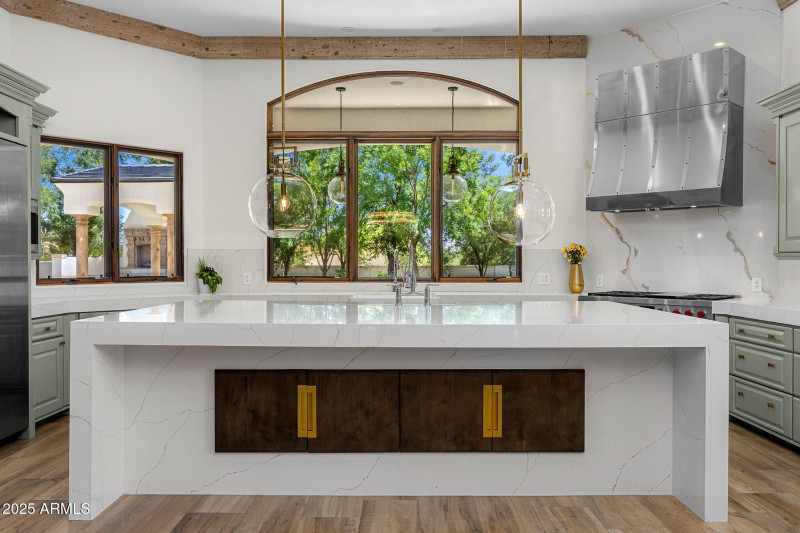 27luxury kitchen
