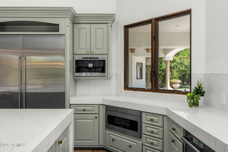 29luxury kitchen