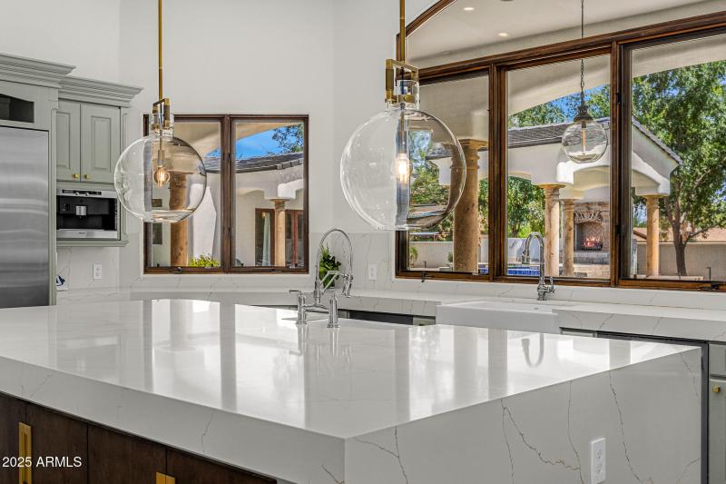 31luxury kitchen