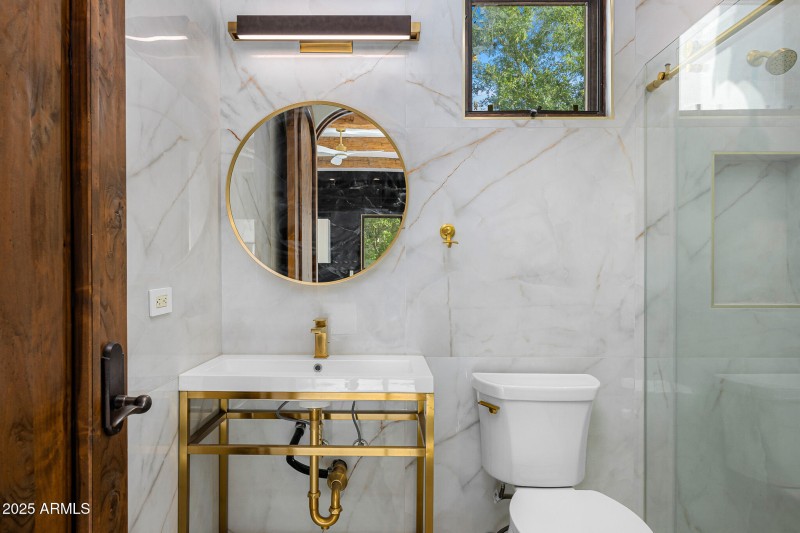 66casita bathroom