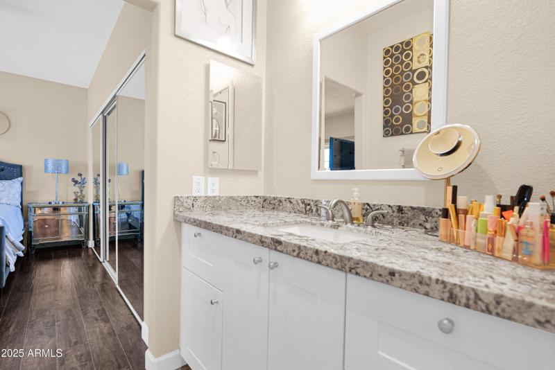 GRANITE COUNTERS IN MASTER BATH