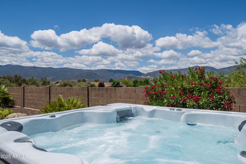 JL_509SLonghornDr-exteriors-08
