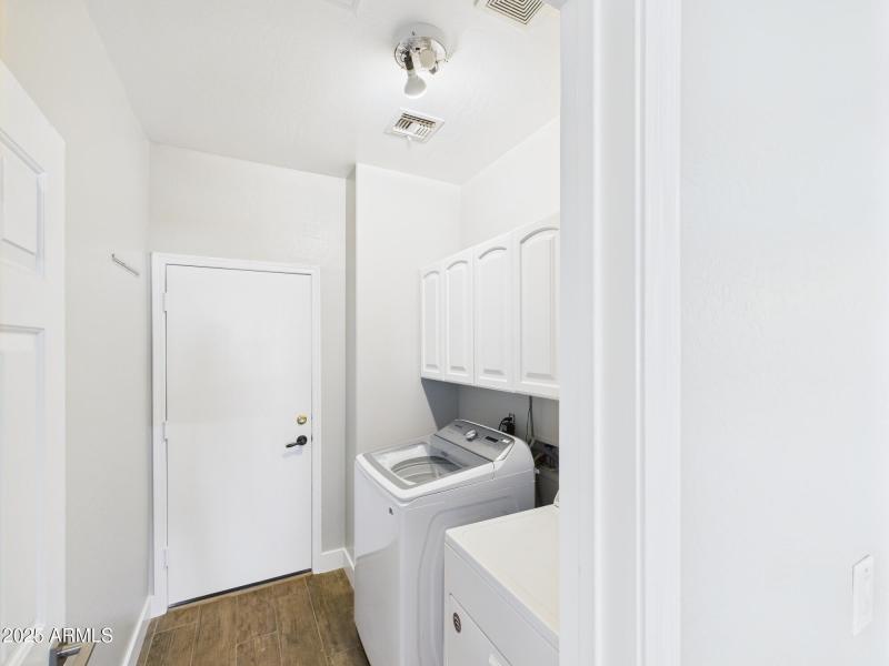 CAM02404G0-PR0136-STILL007