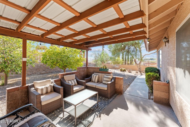 880 W Santa Fe Dr