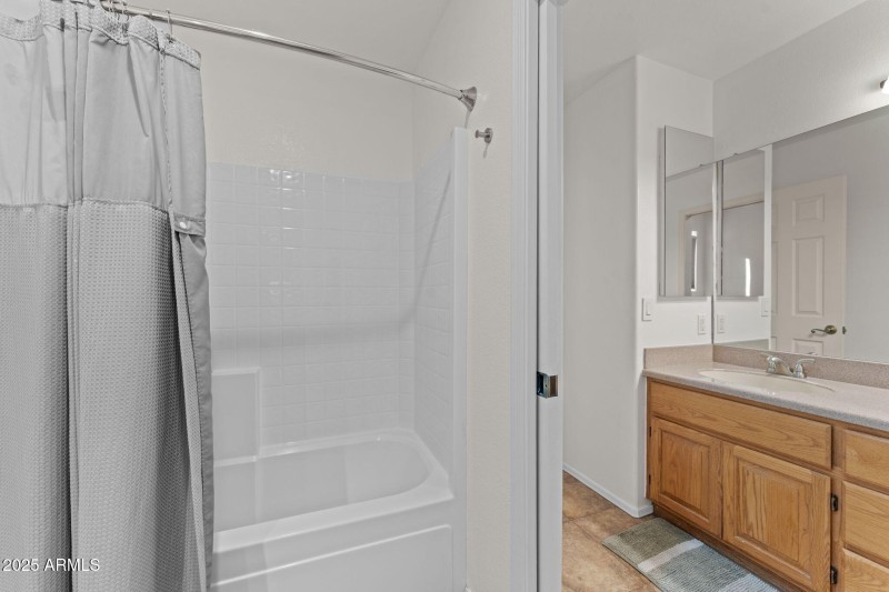 880 W Santa Fe Dr