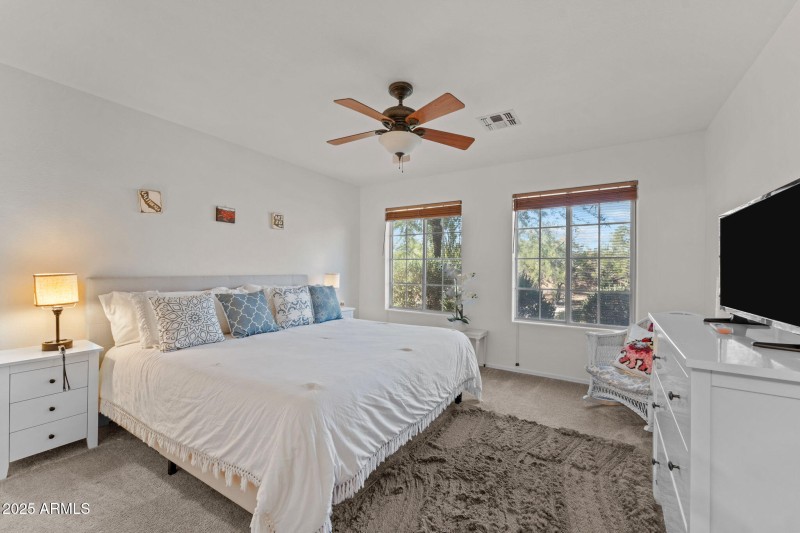 880 W Santa Fe Dr