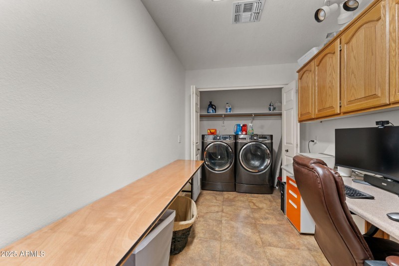 880 W Santa Fe Dr