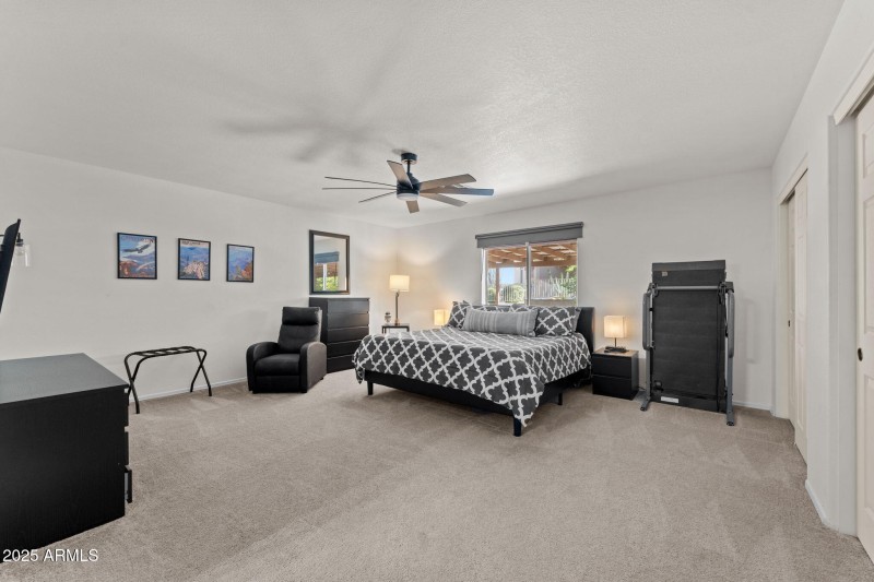880 W Santa Fe Dr