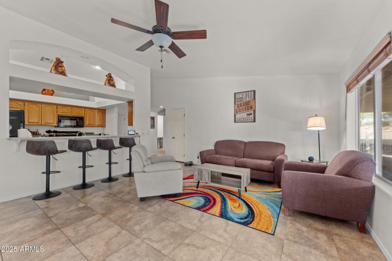 880 W Santa Fe Dr