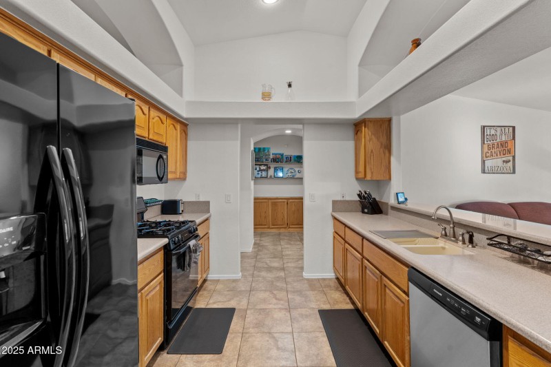 880 W Santa Fe Dr