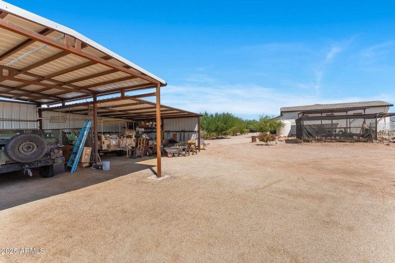 Lots of storage or horse options