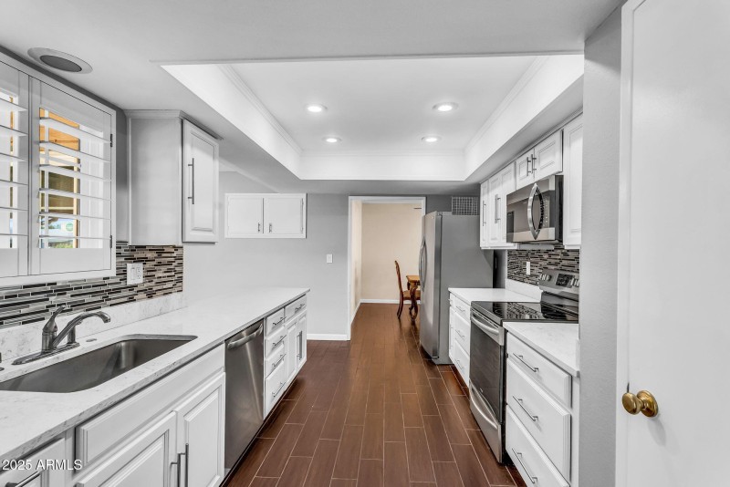 19-web-or-mls-Emberwood-17