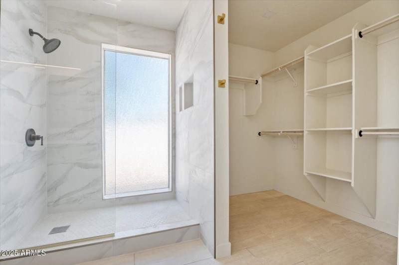 Walk-In Shower & Closet