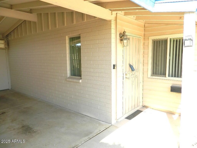 E FRONT DOOR