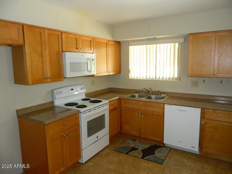 E UPDATED KITCHEN