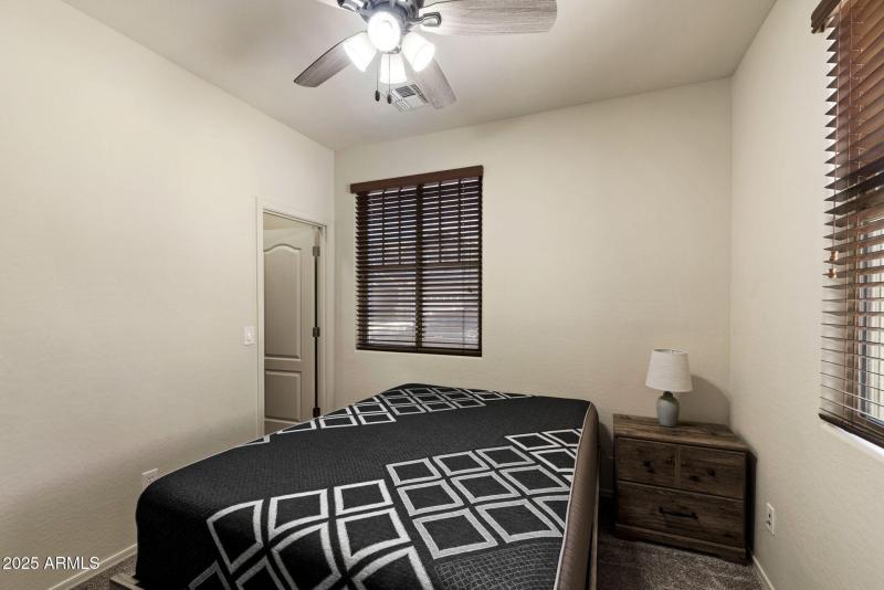 18__3116 E Regina St