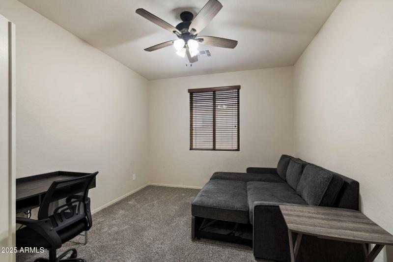 20__3116 E Regina St