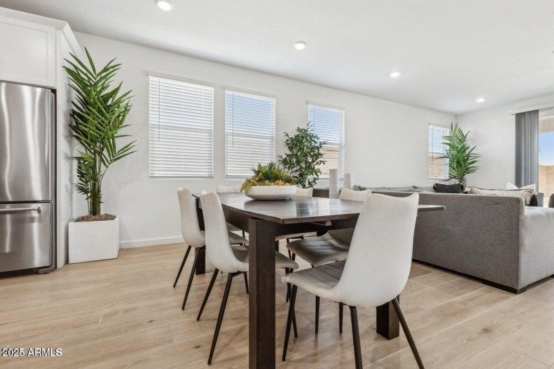 Lot 1 Dining