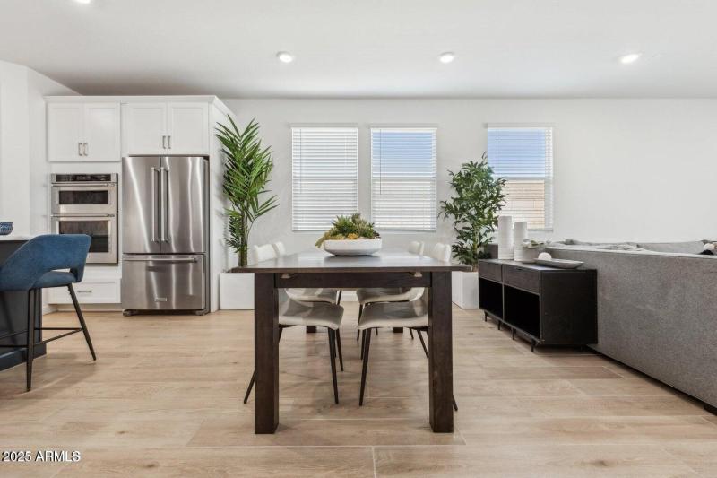Lot 1 dining2