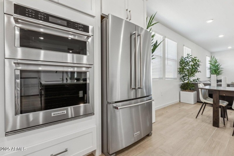 Lot 1 Kitchen4