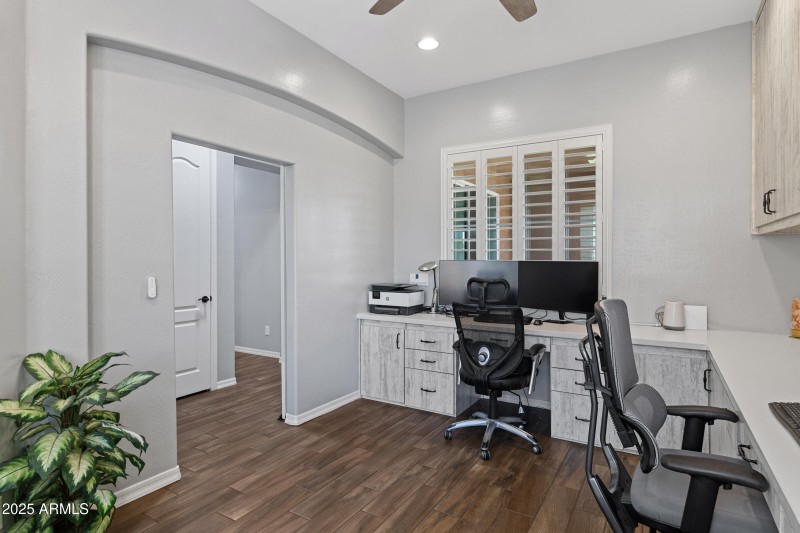 2133 E Kesler Ln-13