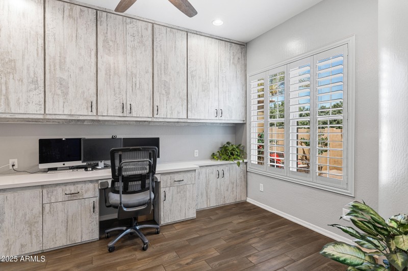 2133 E Kesler Ln-12