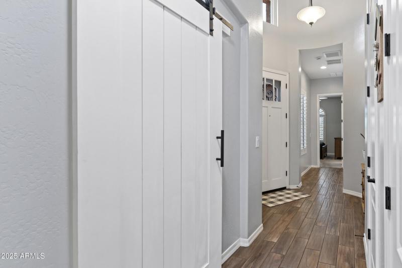 2133 E Kesler Ln-25