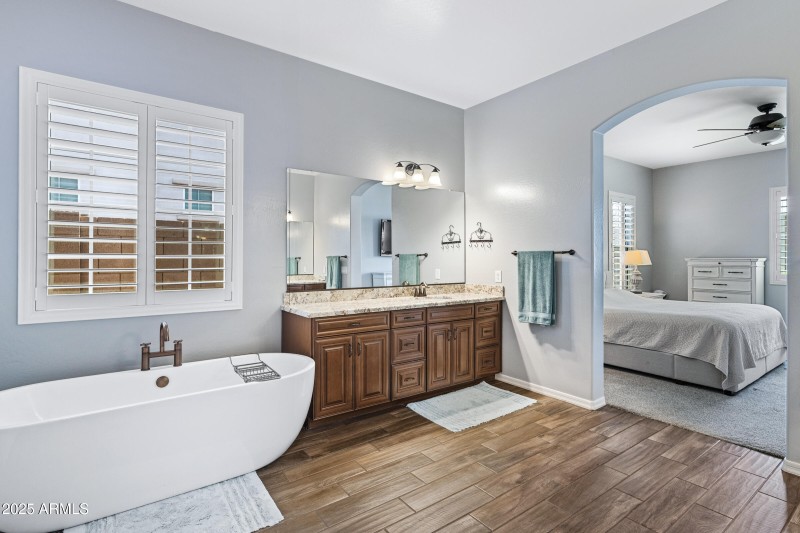 2133 E Kesler Ln-35