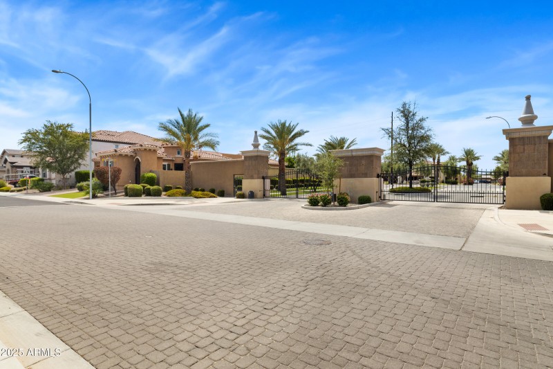 2133 E Kesler Ln-5