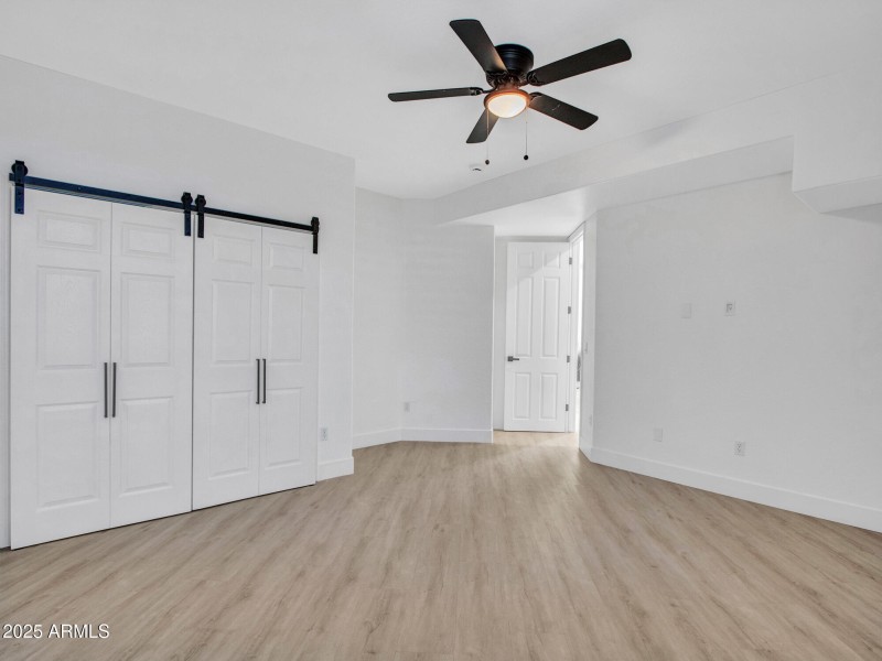 06-Bedroom-(2)