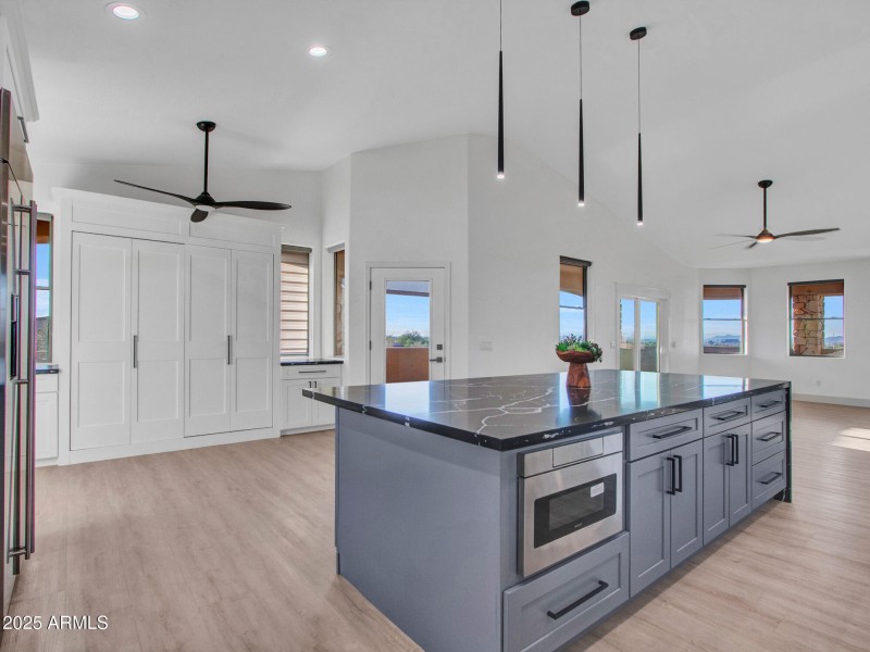 14-Kitchen-(12)