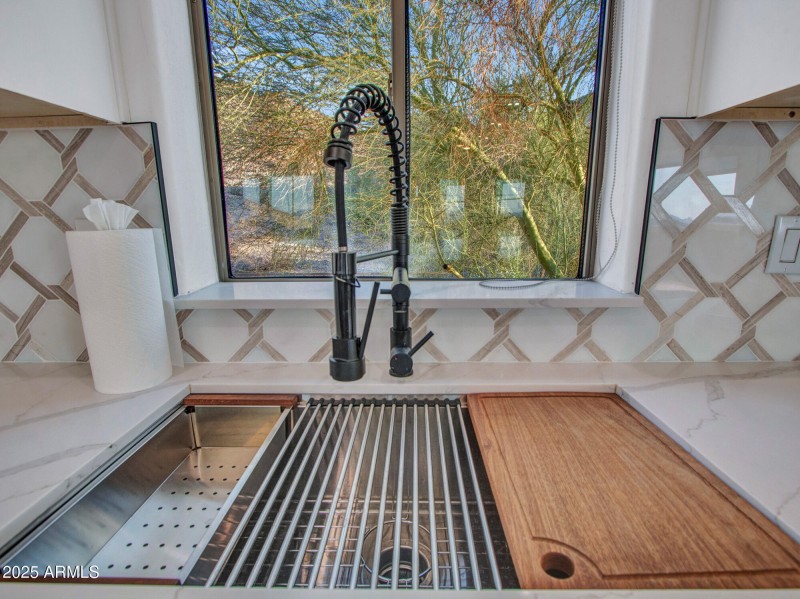 14-Kitchen-(13)