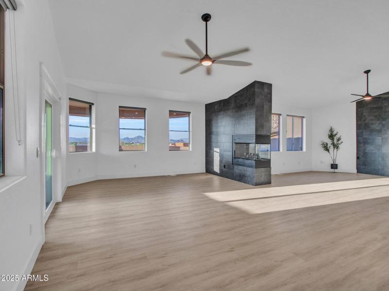 15-Family-room-(1)