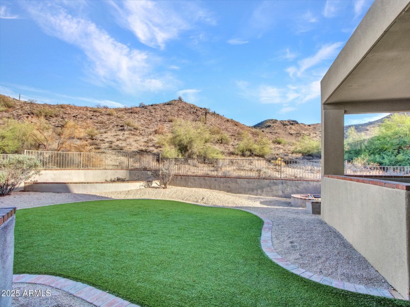 18-Backyard-(5)
