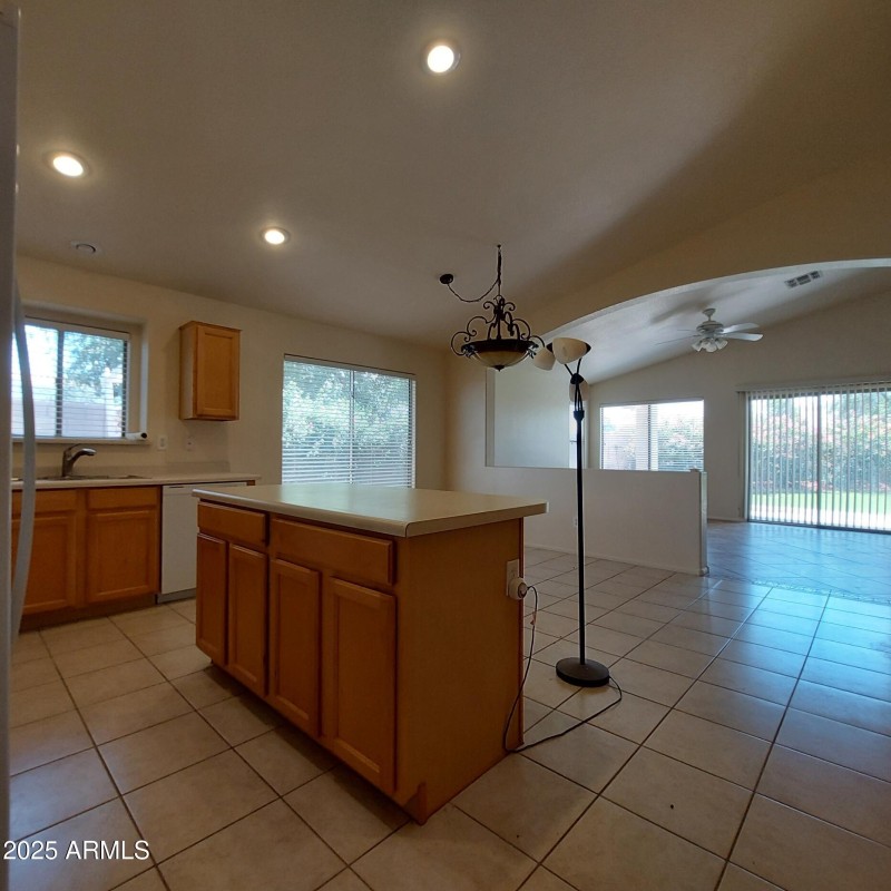 11219W.VernonAvePics6