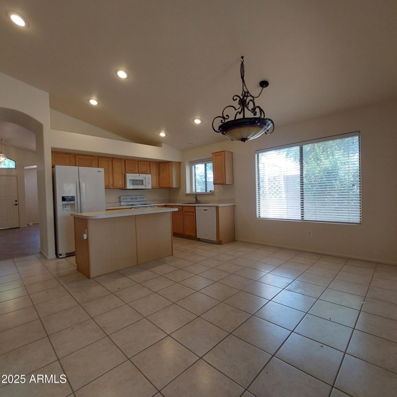 11219W.VernonAvePics10