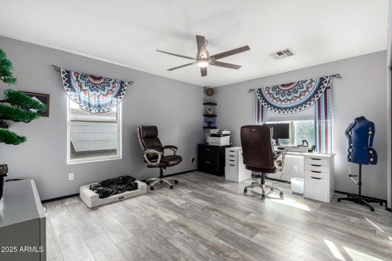 Bedroom 2/office