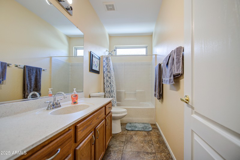 Bathroom 2-pic 1