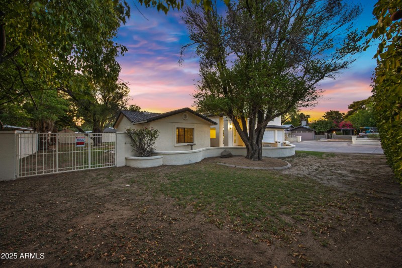 8024 N 7th Ave-50
