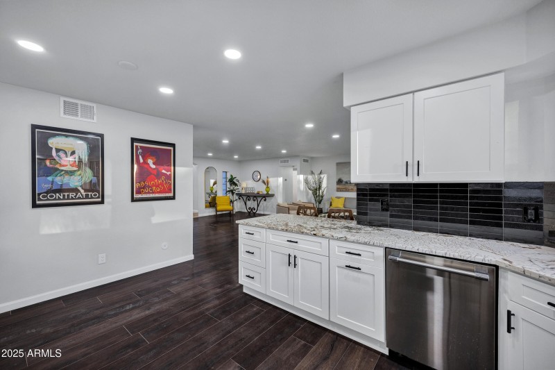 8024 N 7th Ave-22