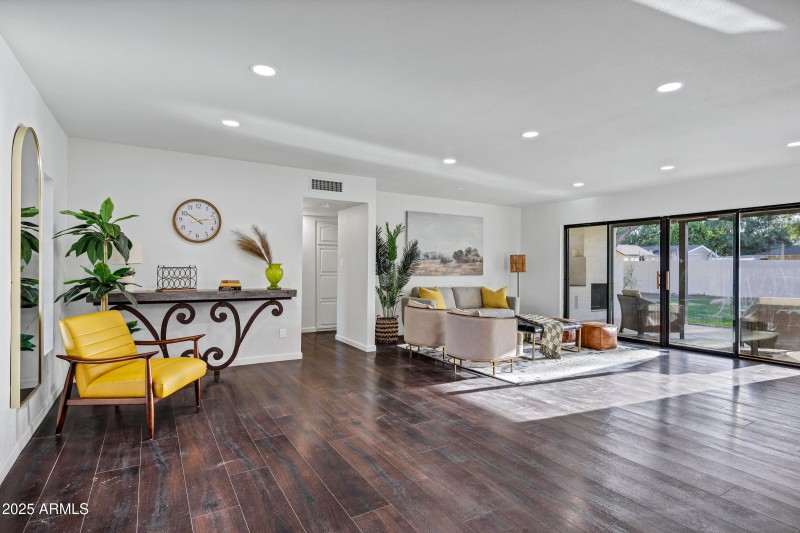 8024 N 7th Ave-8