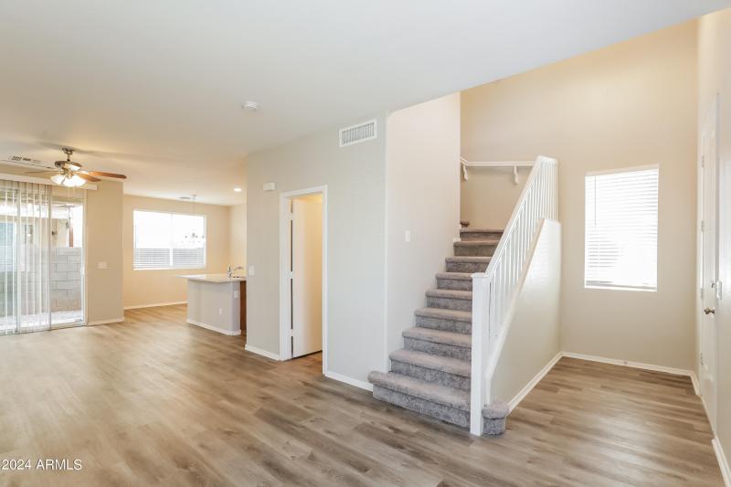 003-photo-living-room-9729616