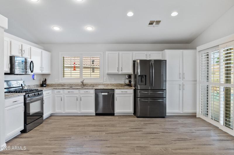 2465 E Browning Pl-13