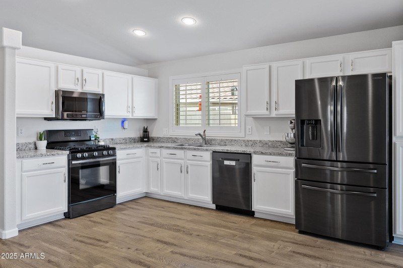 2465 E Browning Pl-14