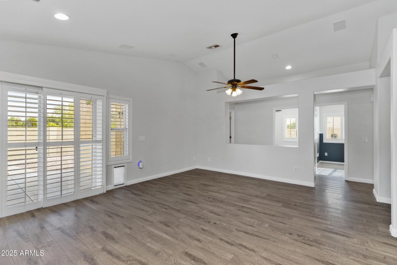 2465 E Browning Pl-16