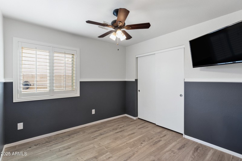 2465 E Browning Pl-17