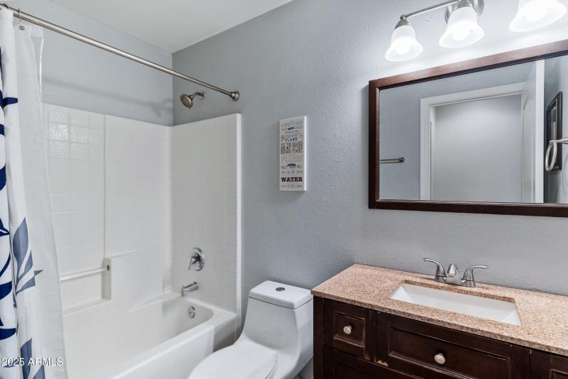 2465 E Browning Pl-19