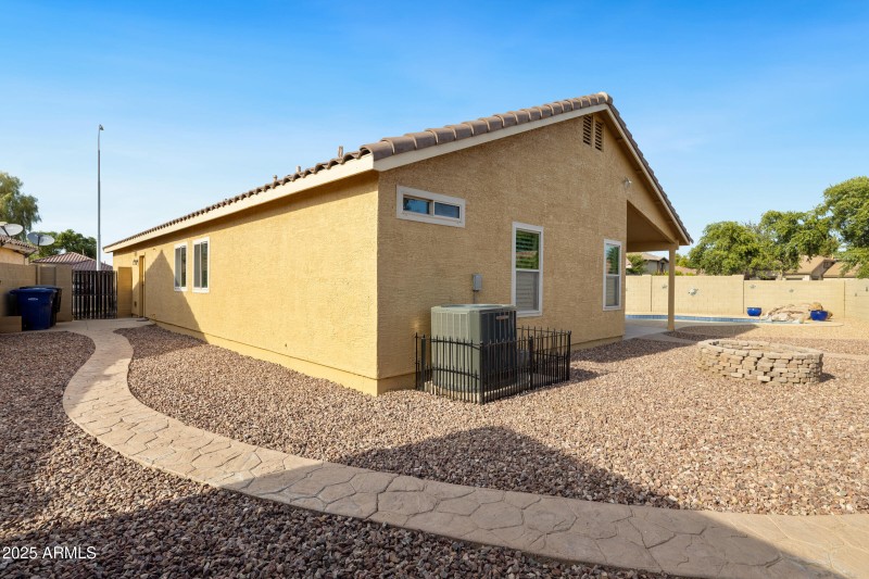 2465 E Browning Pl-29