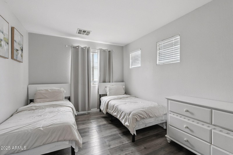 25-web-or-mls-73rd-25